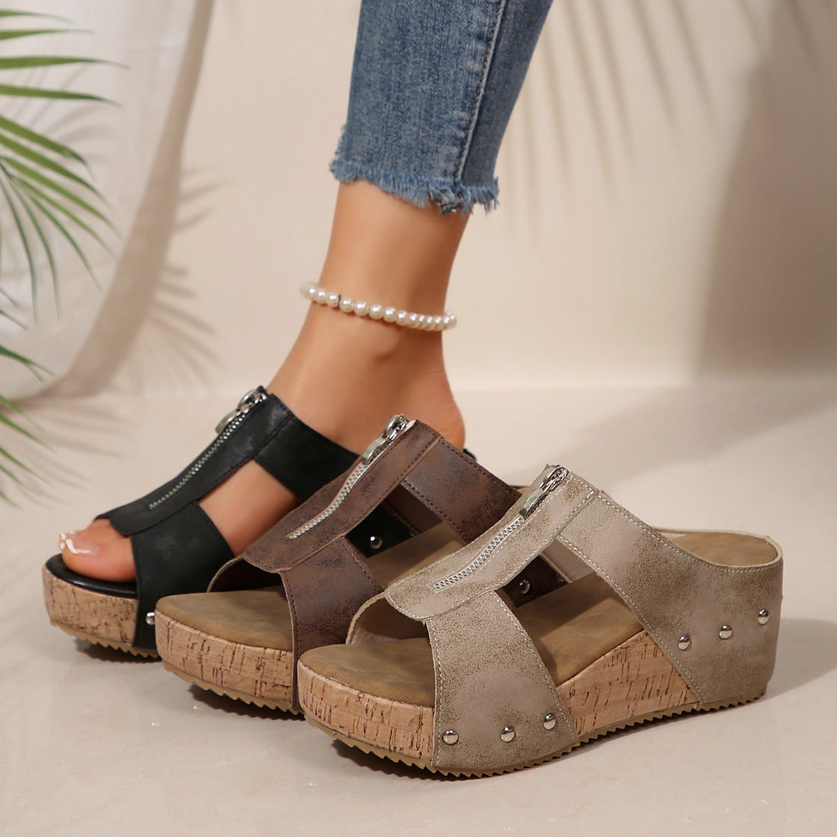 Elegante orthopädische offener Zehenschuh mit Keilabsatz für einen trendigen Stil