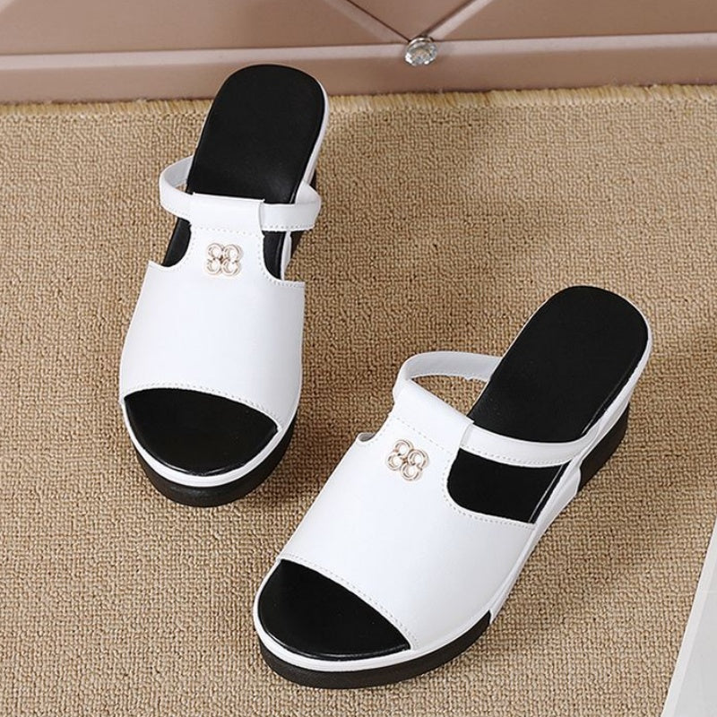 Trendige Plateau-Sandalen mit durchbrochenem Design für einen eleganten und bequemen Look