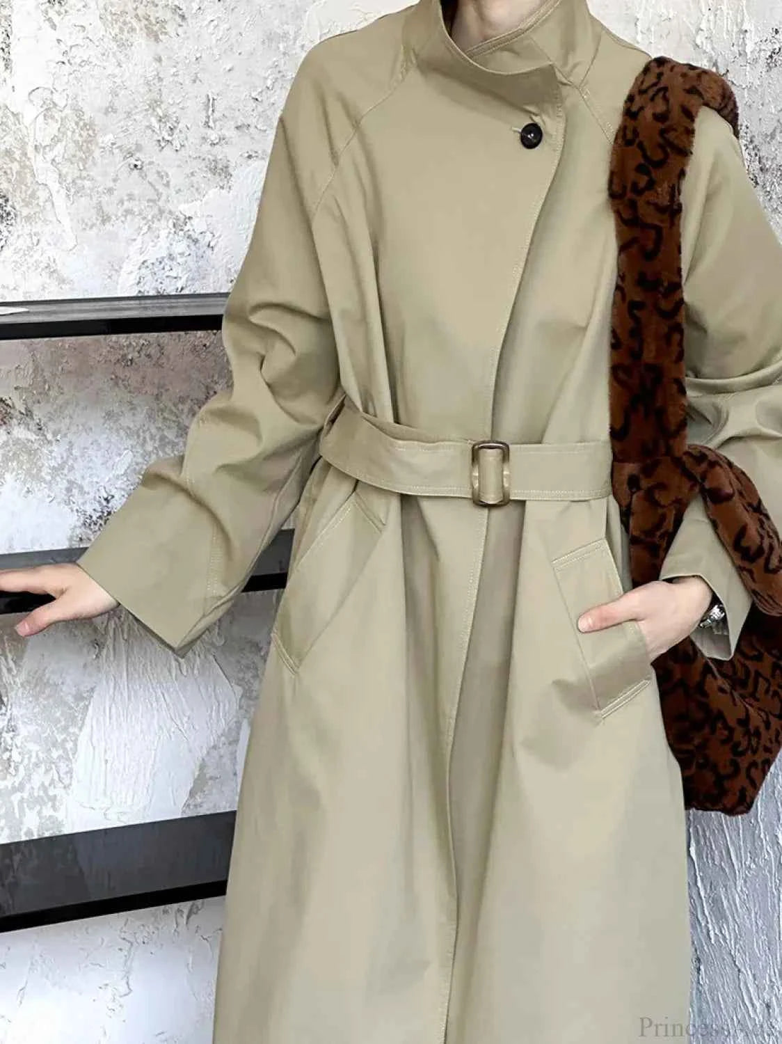 Oversized Trenchcoat mit auffälligen Reversen – Stilvoller und bequemer lockerer Mantel