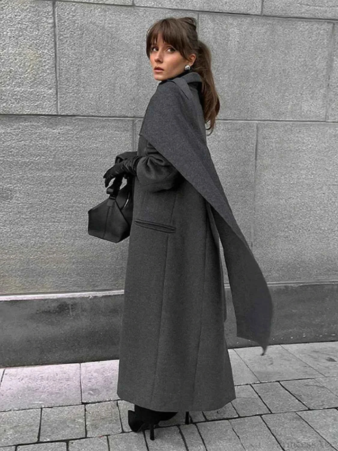 Eleganter Doppelt-Knopf-Mantel mit klassischem Reverskragen