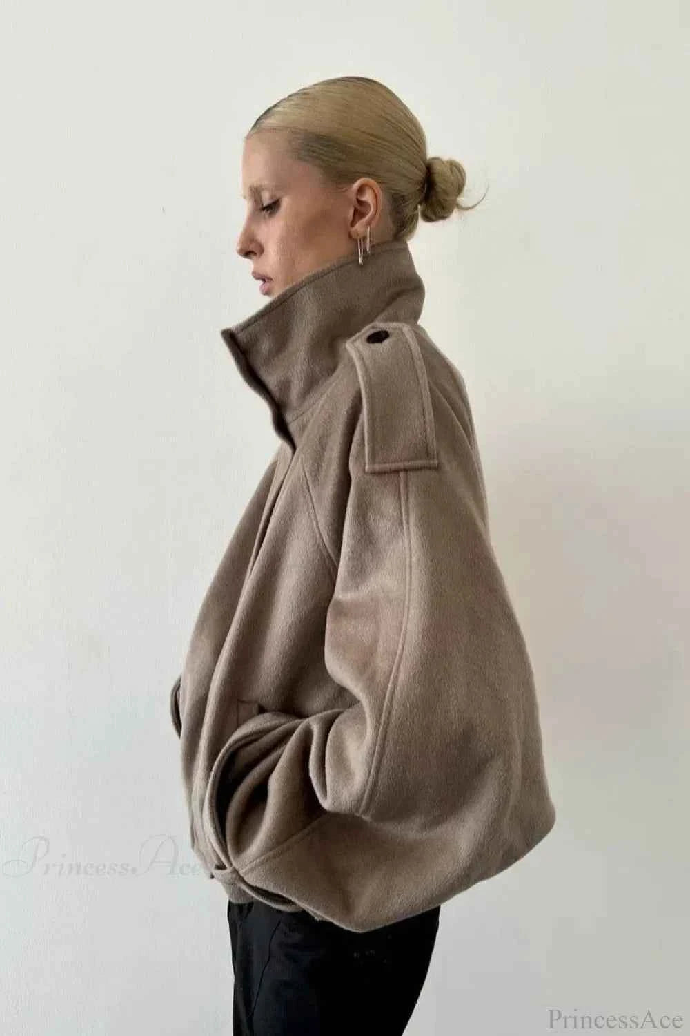 Vintage-winterjacke aus Wolle mit geradem Kragen und Knöpfen für einen schicken und zeitlosen Stil