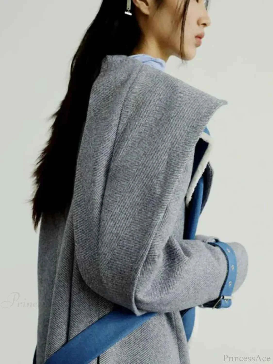 Lässiger Damenwoll-Reißverschlussmantel mit abnehmbarer Kontrastfarbe für stilvollen Komfort